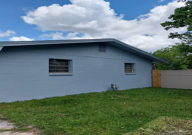 Photo 4 of Single family home for sale at 4427 Chantilly Way, Pensacola, FL 32505 | MLS# 609929 | Listing updated on 2026-09-05