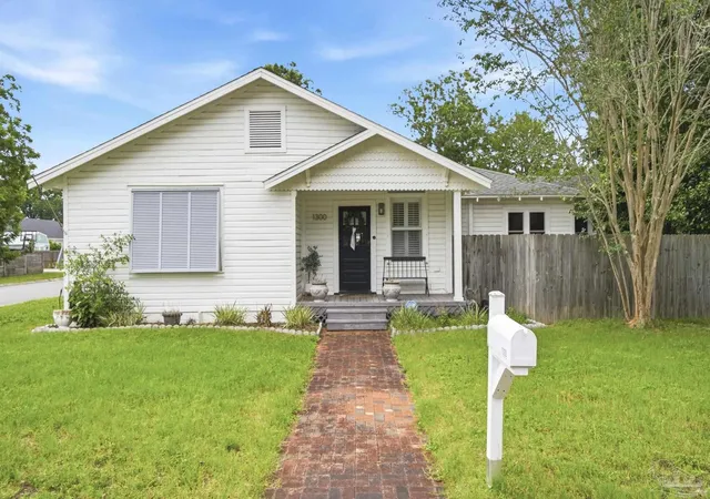 2nd image of 1300 Yonge St, Pensacola, FL 32503 | MLS# 684772