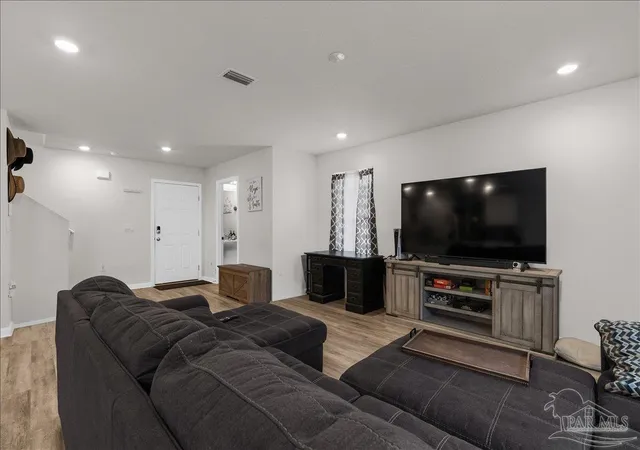 Photo 4 of Single family home for sale at 6184 Secretariat Way, Pensacola, FL 32526 | MLS# 683435 | Listing updated on 2026-06-25