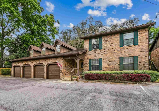 3rd image of 4831 E Olive Rd #2D, Pensacola, FL 32514 | MLS# 680398