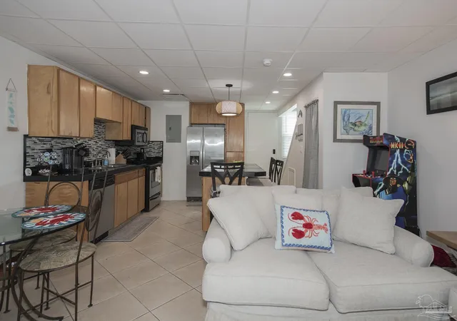 Listing Photo 5 - Condo for sale in building located at 201 Pensacola Bch Rd, Gulf Breeze, FL 32561 - Unit #B-18