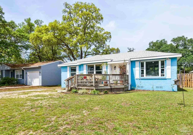 Homes for sale in Pensacola, FL | 424 Gibbs Rd, Pensacola, FL 32507 | MLS# 682351