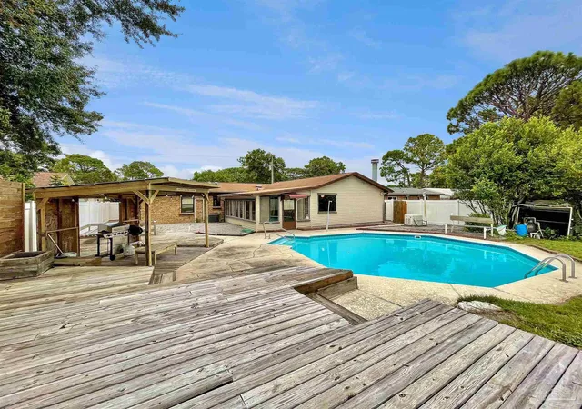 Photo 2 of Single family home for sale at 2995 Newton Dr, Pensacola, FL 32503 | MLS# 683763 | Listing updated on 2026-08-11
