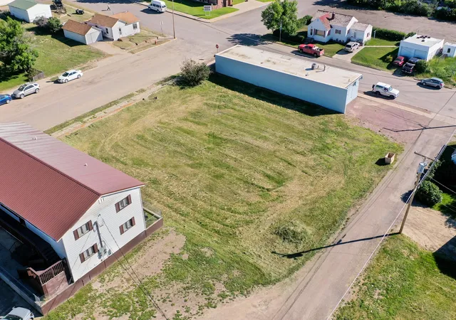 2nd image of 138 S Central Ave, Cut Bank, MT 59427 | MLS# 22210943