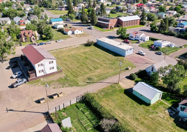 3rd image of 138 S Central Ave, Cut Bank, MT 59427 | MLS# 22210943