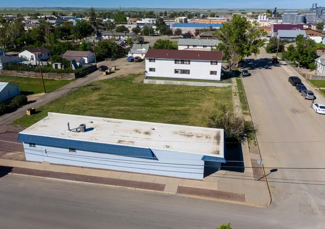 5th image of 138 S Central Ave, Cut Bank, MT 59427 | MLS# 22210943