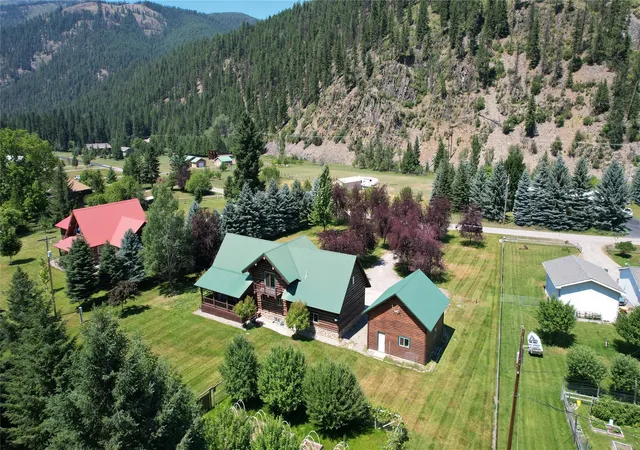 Homes for sale in Libby, MT | 6065 Kootenai River Rd, Libby, MT 59923 | MLS# 30029508