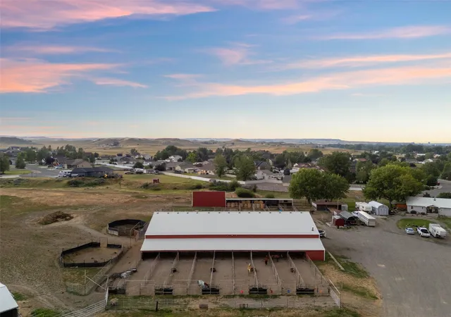 3rd image of 3306 Becraft Ln, Billings, MT 59101 | MLS# 30028927
