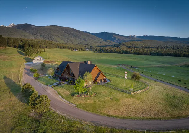 4th image of 406 Chief Joseph Trl, Darby, MT 59829 | MLS# 30035427