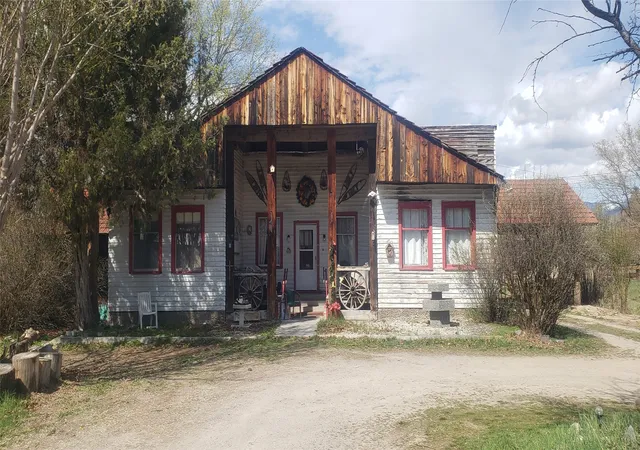Photo 1 of Single family home for sale at 3330 S 3rd St W, Missoula, MT 59804 | MLS# 30047104 | Listing updated on 2026-07-01