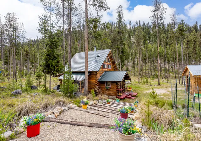 Homes for sale in Sula, MT | 1441 Bonanza Dr, Sula, MT 59871 | MLS# 30047869