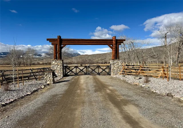 Photo 1 of Single family home for sale at 100 Snowberry Path, Melrose, MT 59743 | MLS# 30047993 | Listing updated on 2026-07-01