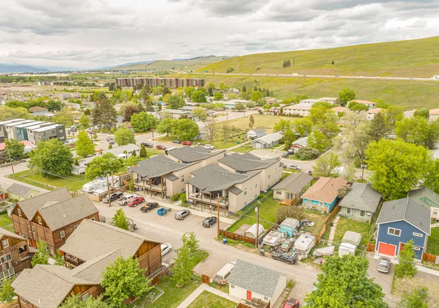 2nd image of 819 Charlo St, Missoula, MT 59802 | MLS# 30050271