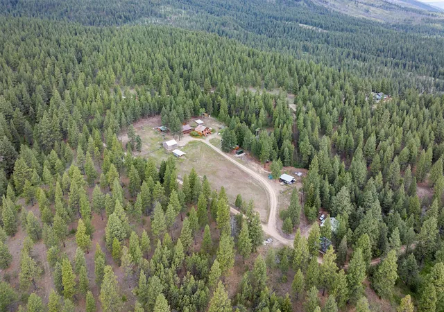 5th image of 438 Blue Jay Ln, Hamilton, MT 59840 | MLS# 30050670