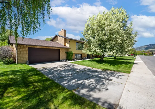 1st image of 2105 Lincoln St, Anaconda, MT 59711 | MLS# 30051342