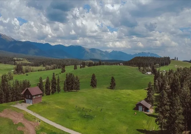 Homes for sale in Eureka, MT | 273 Game Trl, Eureka, MT 59917 | MLS# 30050870