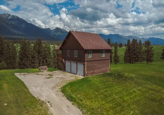 Homes for sale in Eureka, MT | 273 Game Trl, Eureka, MT 59917 | MLS# 30050870