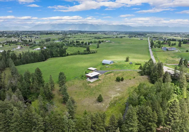 3rd image of 1695 Whalebone Dr, Kalispell, MT 59901 | MLS# 30052060