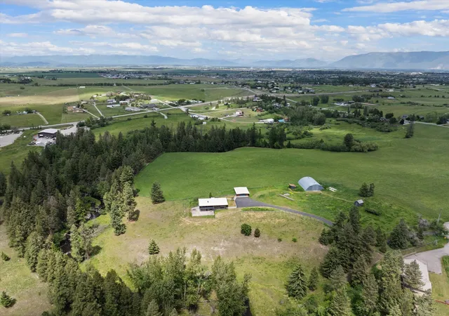4th image of 1695 Whalebone Dr, Kalispell, MT 59901 | MLS# 30052060