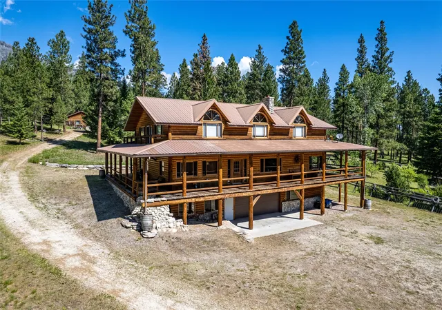 3rd image of 560 Hayes Creek Rd, Hamilton, MT 59840 | MLS# 30053121