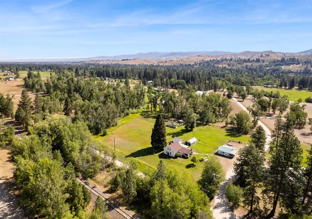 5th image of 246 Otter Path Ln, Hamilton, MT 59840 | MLS# 30054007