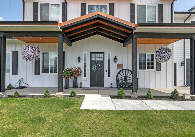 Photo 3 of Single family home for sale at 26190 Sliding Horse Ln, Arlee, MT 59821 | MLS# 30054115 | Listing updated on 2026-07-27