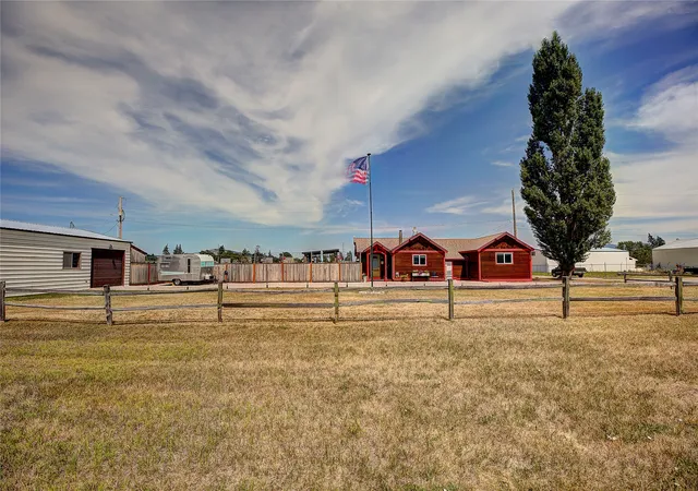 Homes for sale in Polson, MT | 904 4th St E, Polson, MT 59860 | MLS# 30055156
