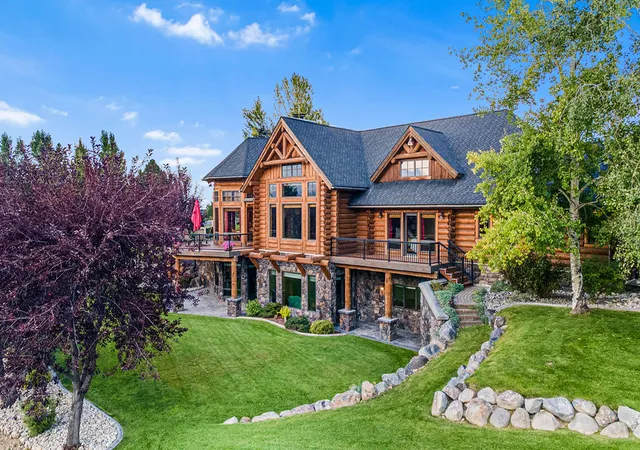 2nd image of 524 Arrow Hill Dr, Hamilton, MT 59840 | MLS# 30057172