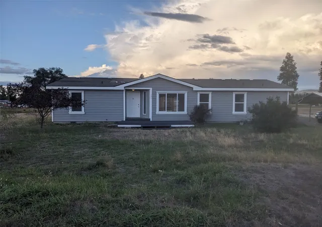 3rd image of 121 Camas Ranch Rd, Hamilton, MT 59840 | MLS# 30056404