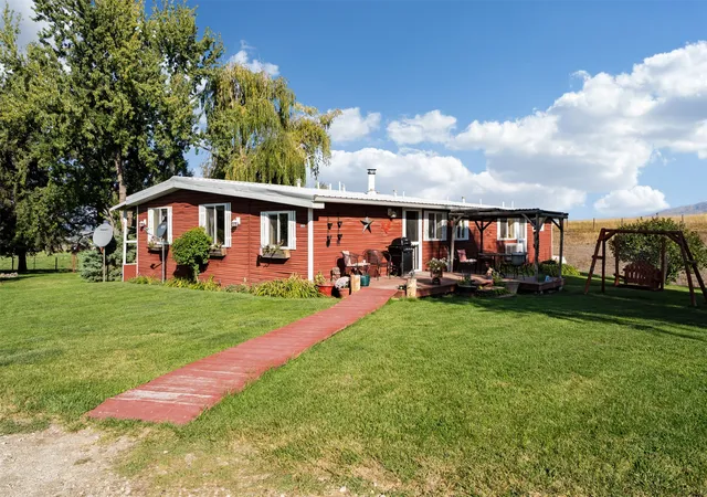 2nd image of 1204 Ambrose Creek Rd, Stevensville, MT 59870 | MLS# 30057521