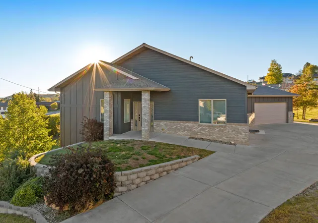 2nd image of 123 29a Ave Ne, Great Falls, MT 59404 | MLS# 30053669