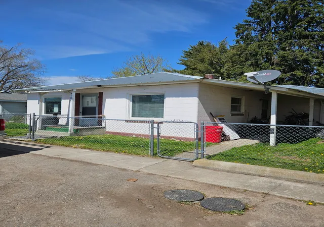 2nd image of 418 & 418 1/2 Buchanan St Sw, Ronan, MT 59864 | MLS# 30059711