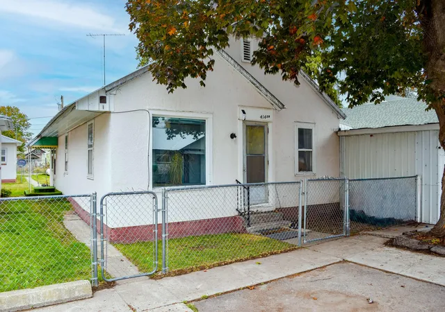 2nd image of 414 & 414 1/2 Buchanan St Sw, Ronan, MT 59864 | MLS# 30059707