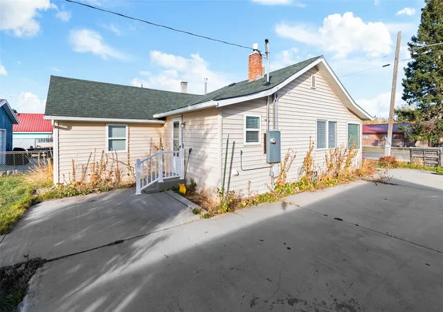 Homes for sale in Deer Lodge, MT | 811 Kentucky St, Deer Lodge, MT 59722 | MLS# 30060286