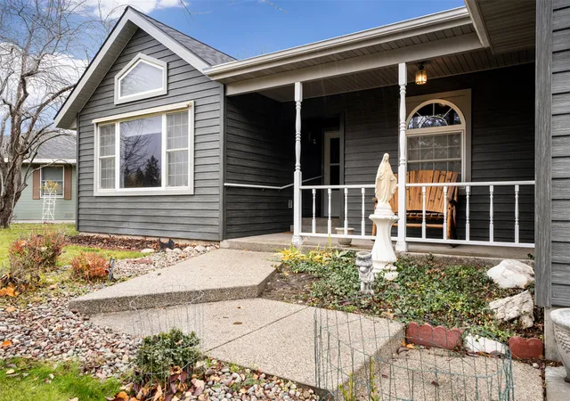 Photo 3 of Single family home for sale at 1301 Westwood Ct, Hamilton, MT 59840 | MLS# 30060755 | Listing updated on 2026-07-01