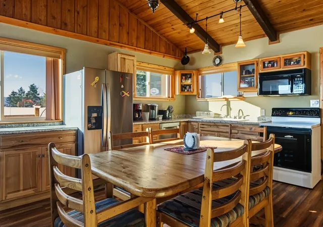 5th image of 2170 W Valley Dr, Kalispell, MT 59901 | MLS# 30060794