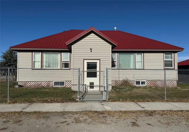 Photo 2 of Single family home for sale at 713 W Conley Ave, Deer Lodge, MT 59722 | MLS# 30061479 | Listing updated on 2026-07-18