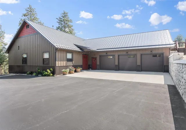 2nd image of 217 Peekaboo Trl, Hamilton, MT 59840 | MLS# 30061680