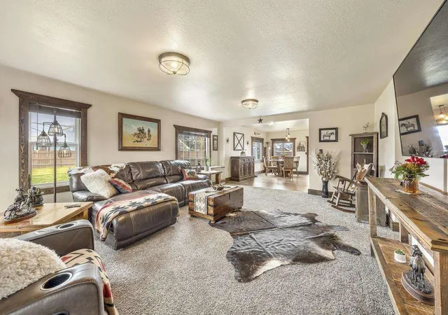 2nd image of 134 Daly Ave, Hamilton, MT 59840 | MLS# 30061973
