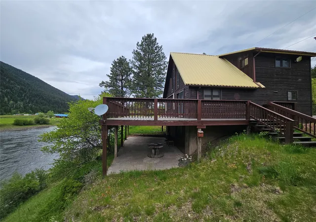 Homes for sale in Superior, MT | 48 Sloway Frontage Rd E, Superior, MT 59872 | MLS# 30061870