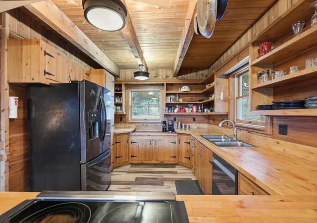 5th image of 532 Grayling Rd, Lakeside, MT 59922 | MLS# 30062286