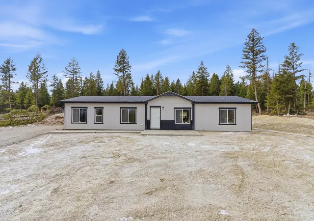 Homes for sale in Eureka, MT | 401 Osprey Loop, Eureka, MT 59917 | MLS# 30063855