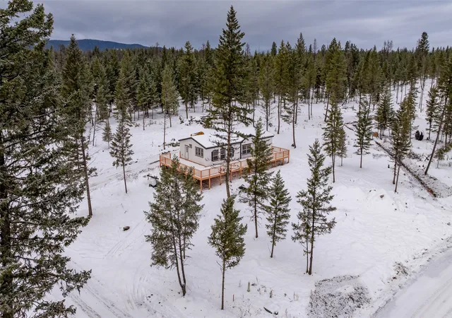 Photo 3 of Manufactured home for sale at 20 Starling Dr, Eureka, MT 59917 | MLS# 30063868 | Listing updated on 2026-08-01