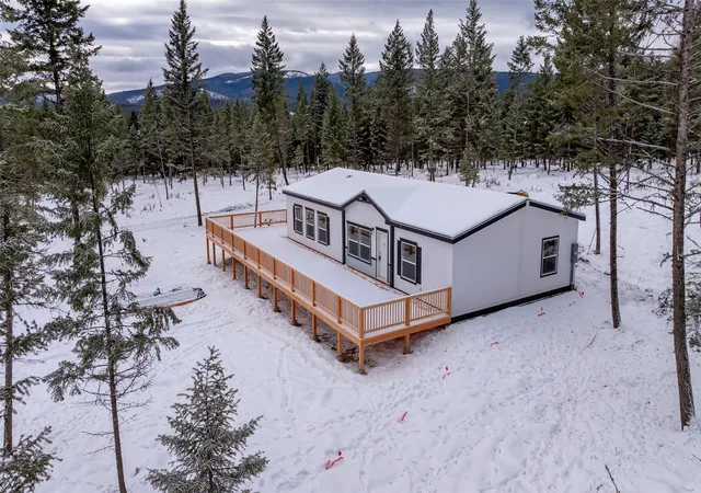 Photo 4 of Manufactured home for sale at 20 Starling Dr, Eureka, MT 59917 | MLS# 30063868 | Listing updated on 2026-08-01
