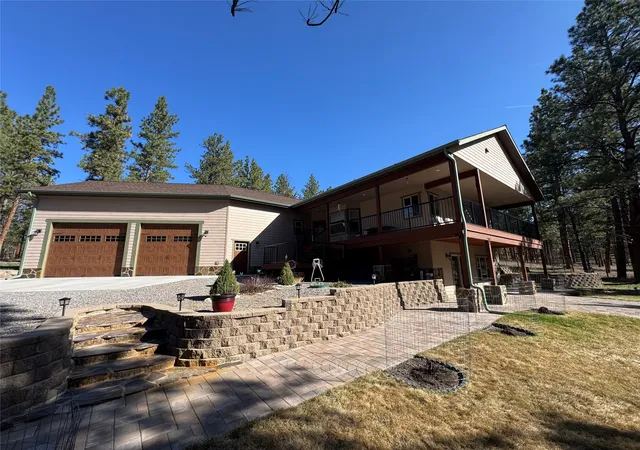 Photo 3 of Single family home for sale at 1034 Sandy Hl Dr, Bonner, MT 59823 | MLS# 30063942 | Listing updated on 2026-07-01