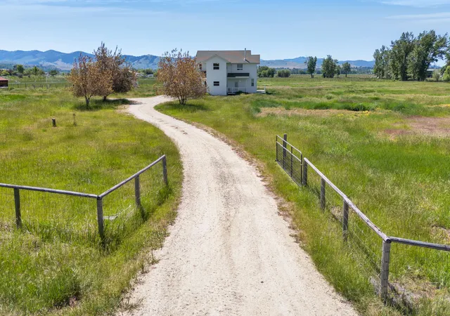 Photo 3 of Single family home for sale at 239 Lincoln Ln, Hamilton, MT 59840 | MLS# 30063985 | Listing updated on 2026-07-21