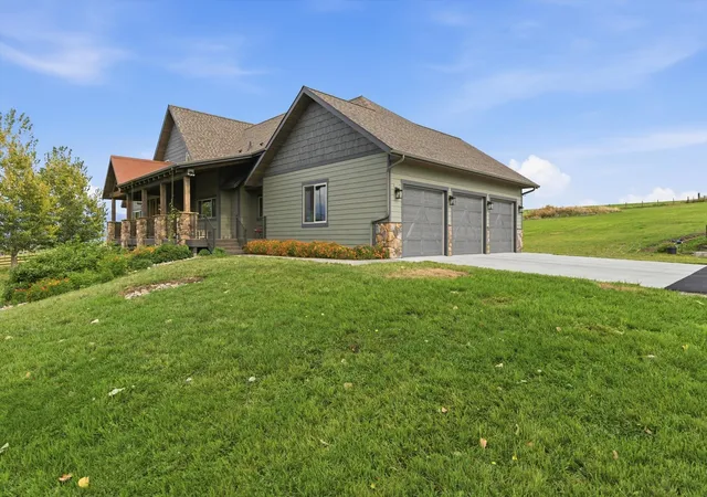 Photo 3 of Single family home for sale at 2074 Desperado Trl, Corvallis, MT 59828 | MLS# 30064190 | Listing updated on 2026-07-01