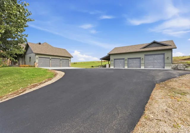 Photo 4 of Single family home for sale at 2074 Desperado Trl, Corvallis, MT 59828 | MLS# 30064190 | Listing updated on 2026-07-01