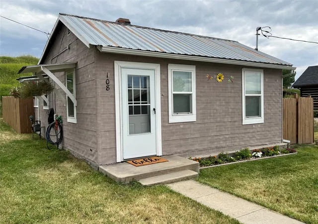 Homes for sale in Philipsburg, MT | 108 E Hickey St, Philipsburg, MT 59858 | MLS# 30065212