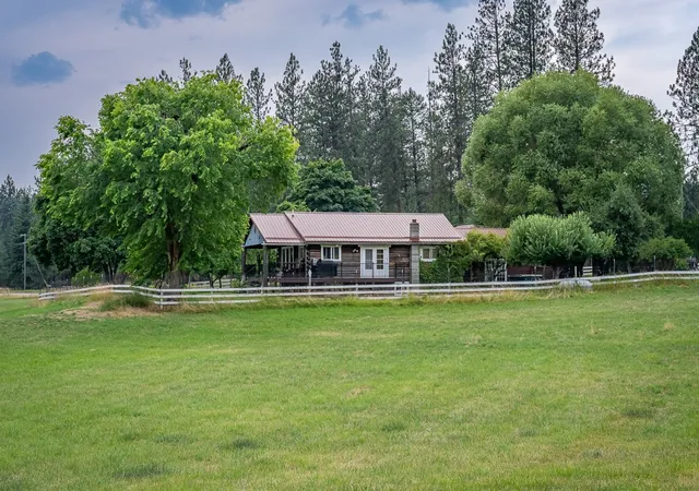 2nd image of 4 Courtier Rd, Thompson Falls, MT 59873 | MLS# 30065694